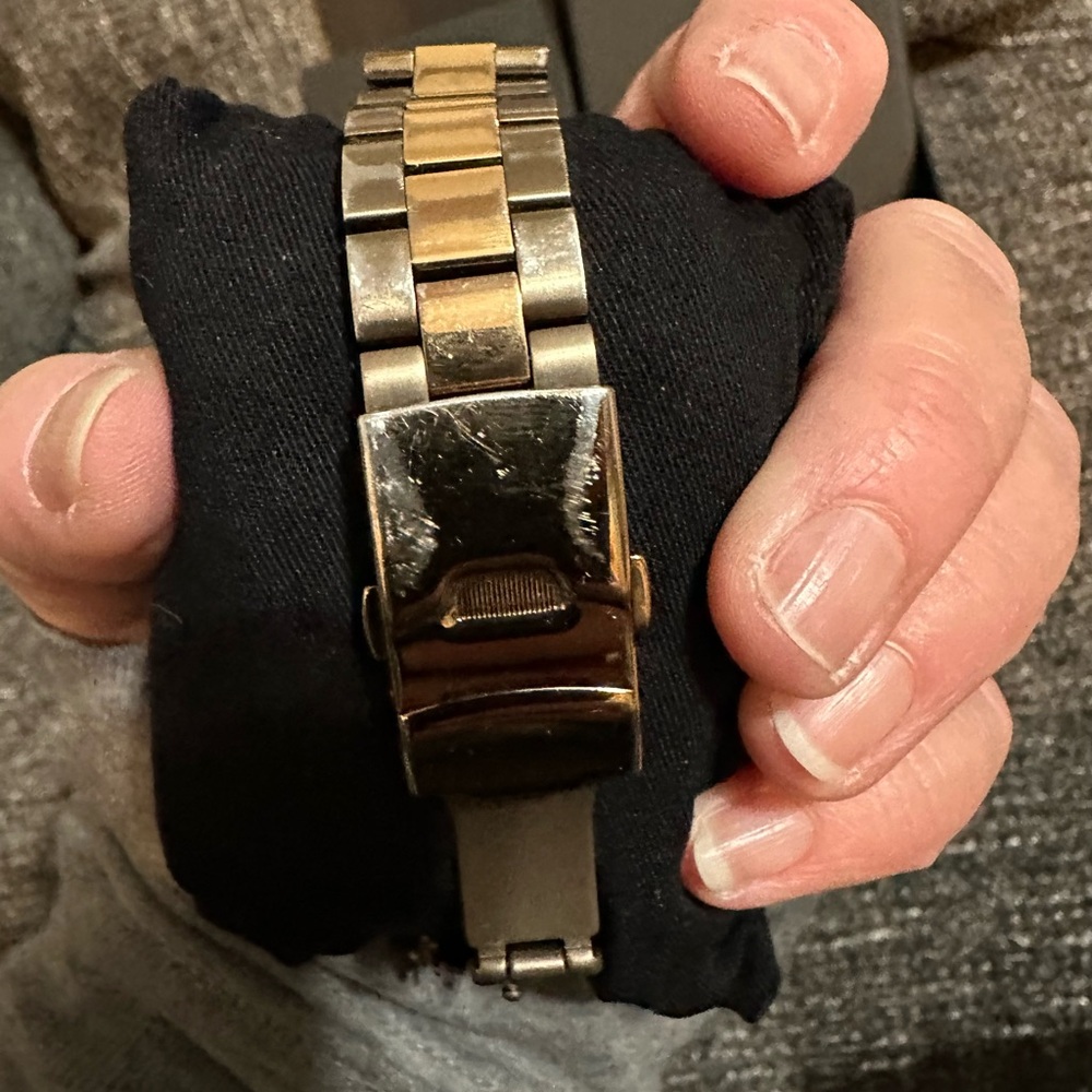 MVMT Gold Watch - Picture 7 of 7